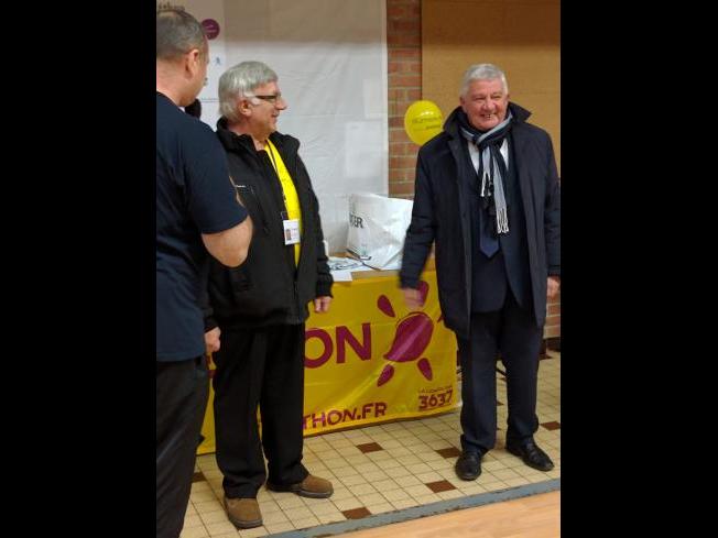 Remise des fonds au coordinateur de secteur du Téléthon 2016